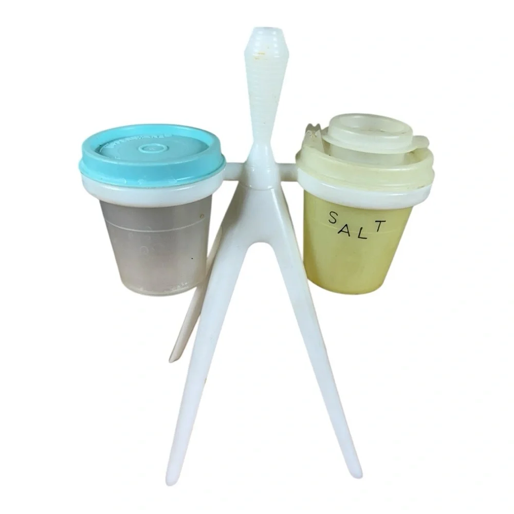 Atomic‎ Tupperware Shakers
